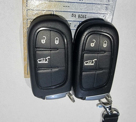 Jeep Cherokee cena 85800 przebieg: 33000, rok produkcji 2019 z Wrocław małe 379